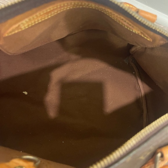 Authentic Louis Vuitton Speedy 30 - Picture 7 of 9